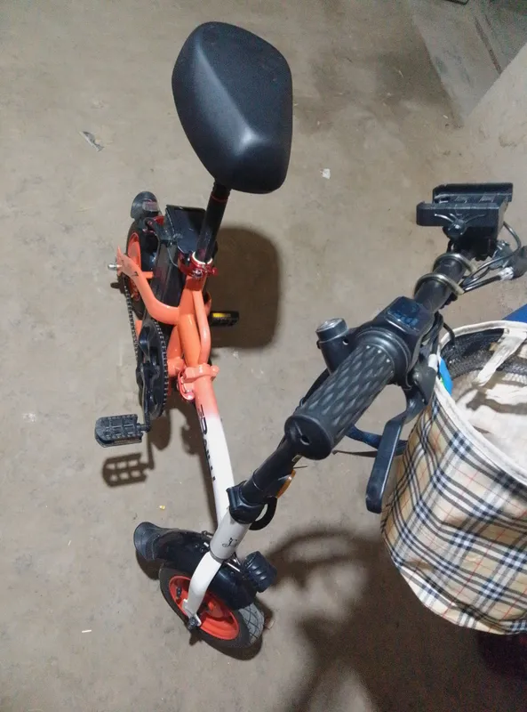 mini skuter elekromabil va mexanizmida harakatland 1