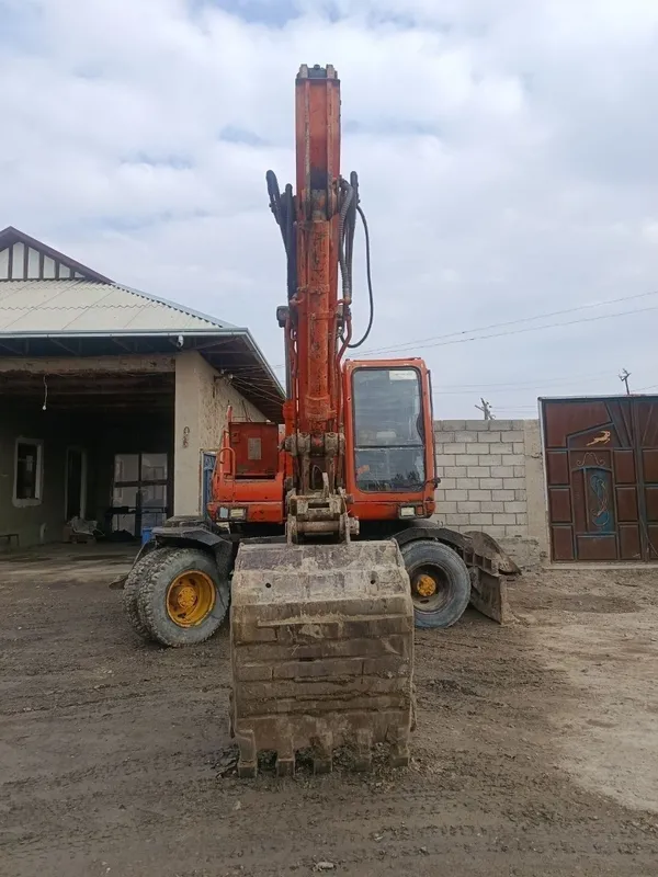 Ekskavatr Doosan 1