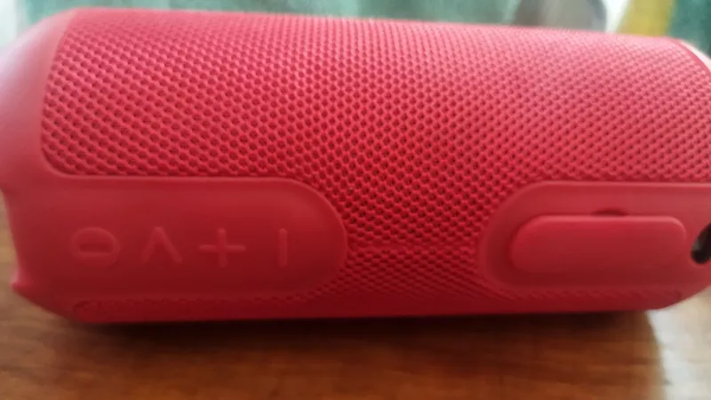 Продам колонку hoco JBL играет громко сочна басс класс качества супер 3