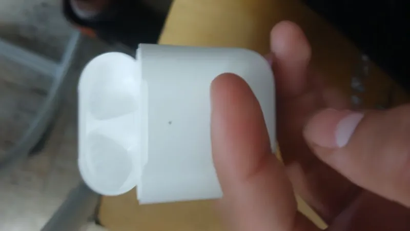 Оригинальные Apple AirPods (1/2 поколение) Продаю оригинальные AirPods — фото 2