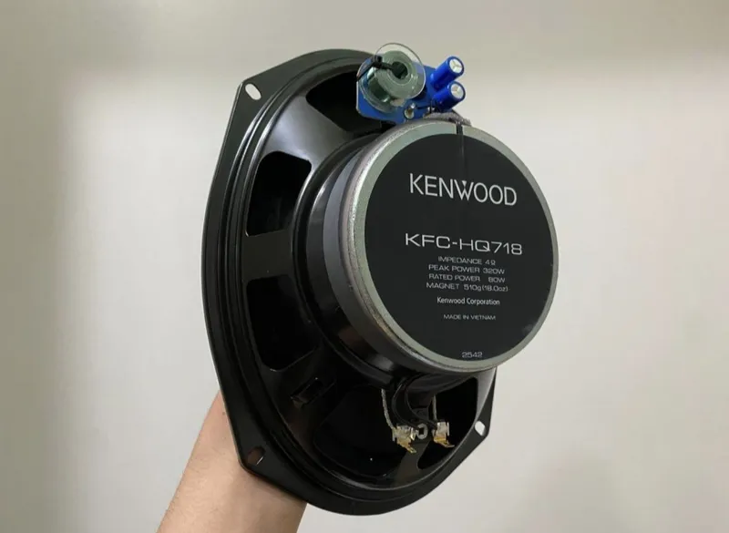 Kenwood 320W HQ 718 kalonka sotiladi yangi 3 Kenwood 320W HQ 718 kalonka sotiladi yangi 3