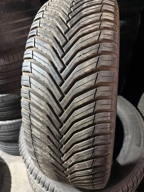 MICHELIN CROSS CLIMATE 2 235/55/20 orginal 1