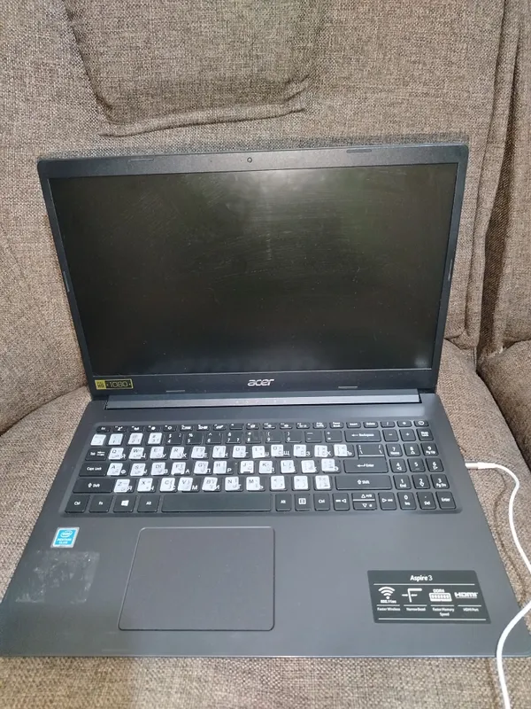Noutbok Acer Aspire 3 1