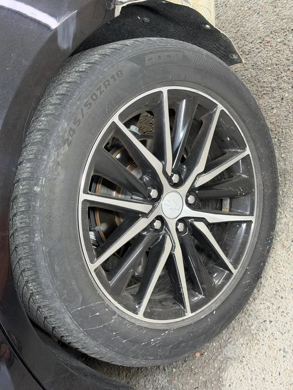 R18 lexsus deska balon 235/50/18 1 R18 lexsus deska balon 235/50/18 1