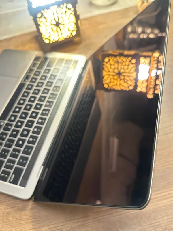 Ideal MacBook Pro 19" 8/256 M1 256GB Touch Bar 4