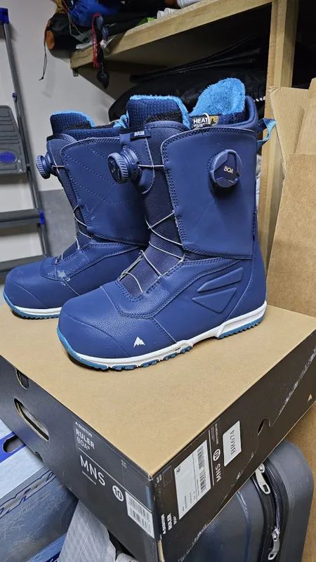 Продам сноуборд ботинки Burton
