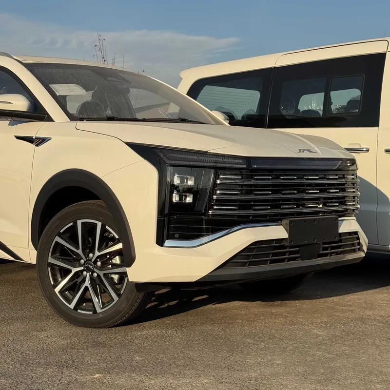 TRACKER puliga yangi inomarka JAC JS8 luxe 3