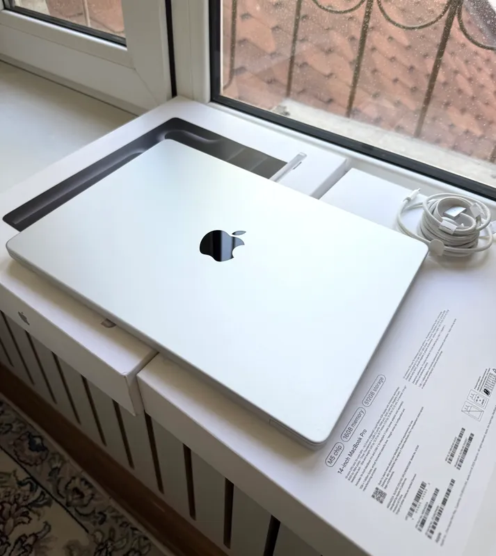 MacBook Pro M5 16/512GB 14-inch Silver 3 MacBook Pro M5 16/512GB 14-inch Silver 3