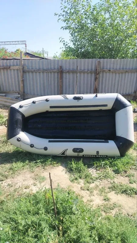 Продаётся лодка ПВХ