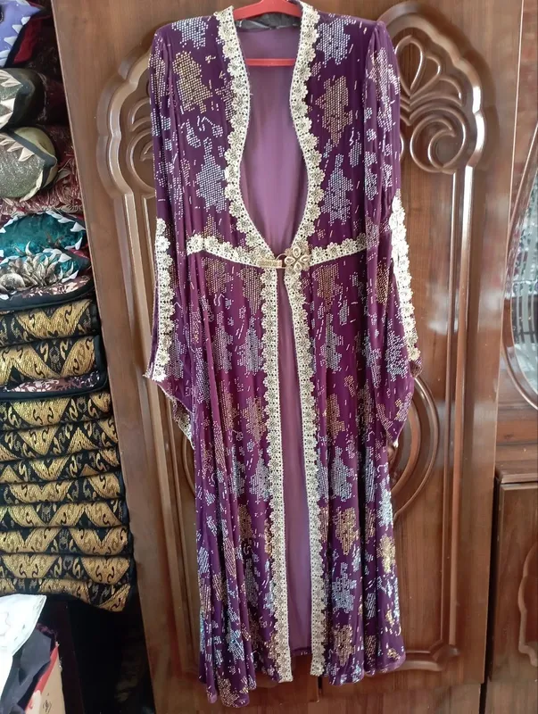 Kelinchak ko‘ylagi sotiladi