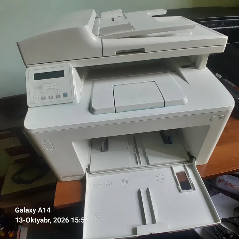 Printer yaxshi holatda, zaxira kartriji bilan 1 Printer yaxshi holatda, zaxira kartriji bilan 1