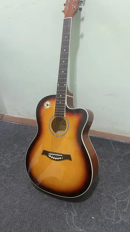 Akostika gitara sotiladi — фото 1