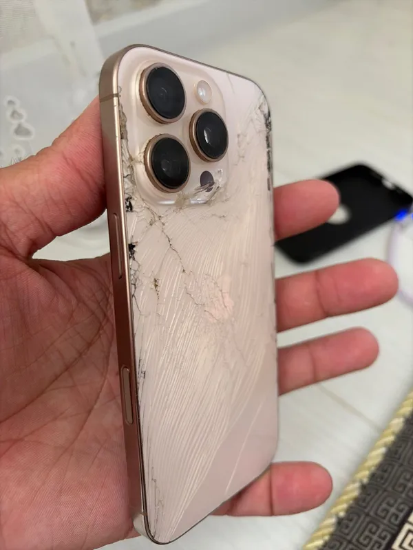 phone 16 pro Gold 128 gb — фото 3