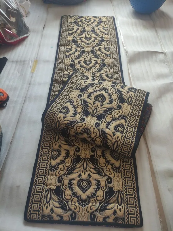 Kupacha 4 ta bir xil.buyi 2,5 eni 80 sm srochno sotiladi