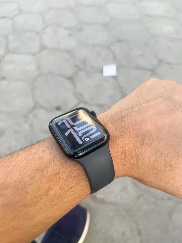 Watch se 2 100%.
