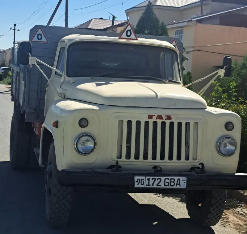 Газ 52 сотилади. Холати ало.