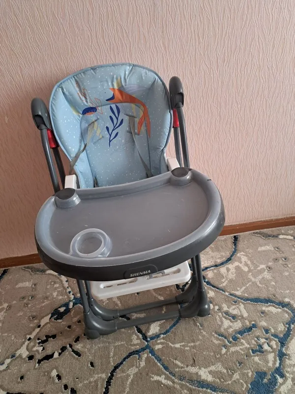 Bolalar ovqatlantiradigan stuli Bolalar ovqatlantiradigan stuli