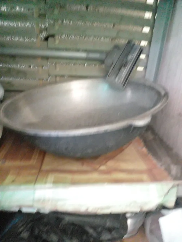 Продам срочно большой казан,состояние хорошее. 1