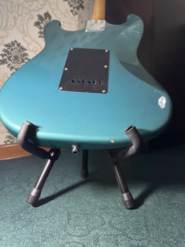 AQShda ishlab chiqarilgan Squier Stratocaster Affinity series 7 AQShda ishlab chiqarilgan Squier Stratocaster Affinity series 7