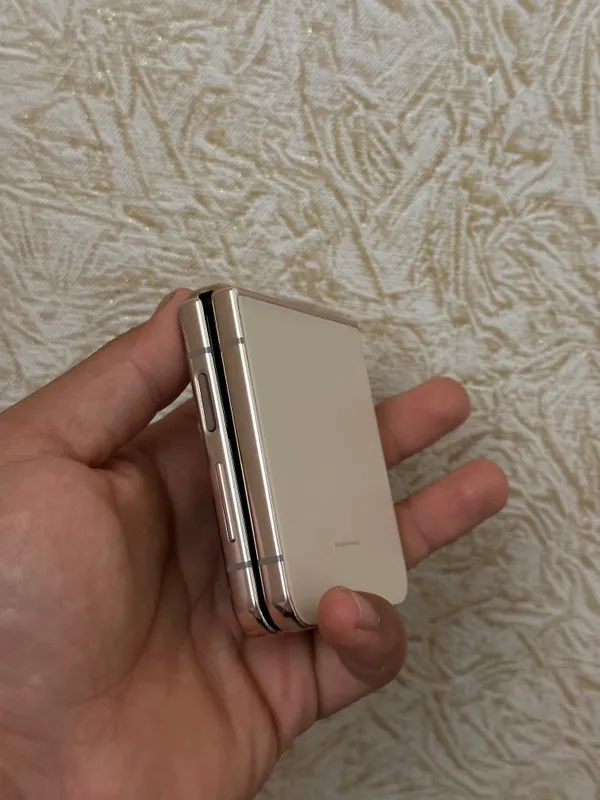 Samsung Z flip 4 6
