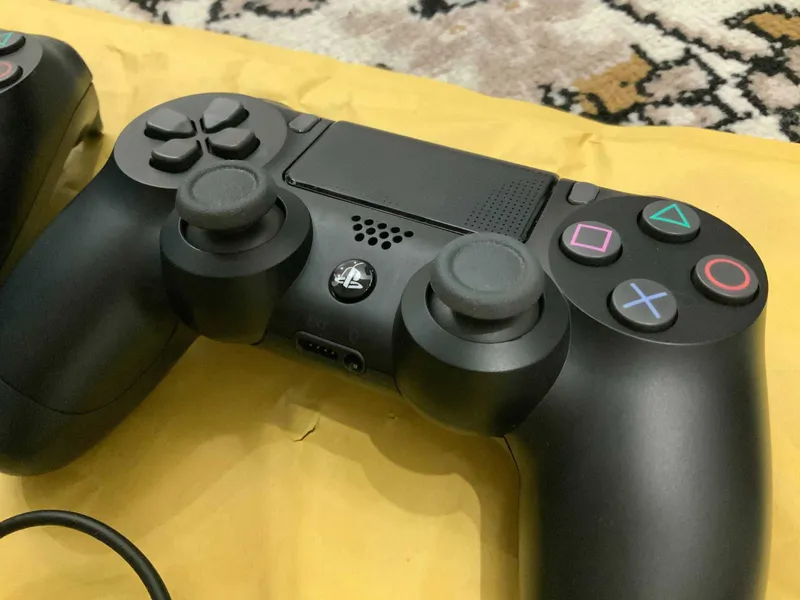 PS4 DualShock 4 judayam yaxshi holatda — фото 3