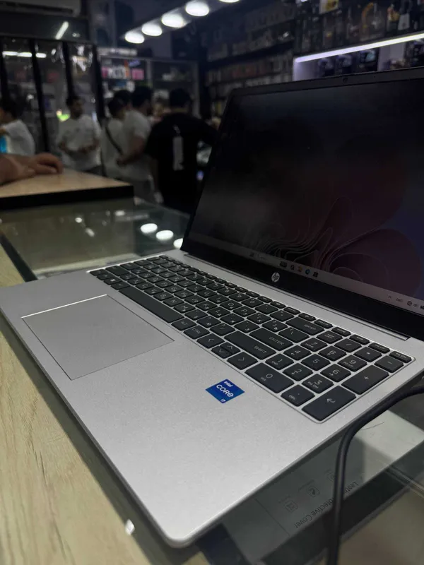 HP Laptop 250 G10 — фото 2