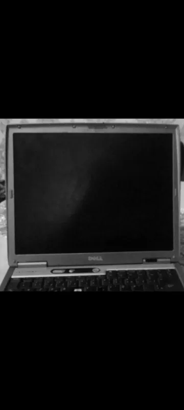 Dell Latitude retro noutbuki sotiladi 3