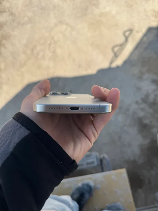 iPhone 15 pro max 3
