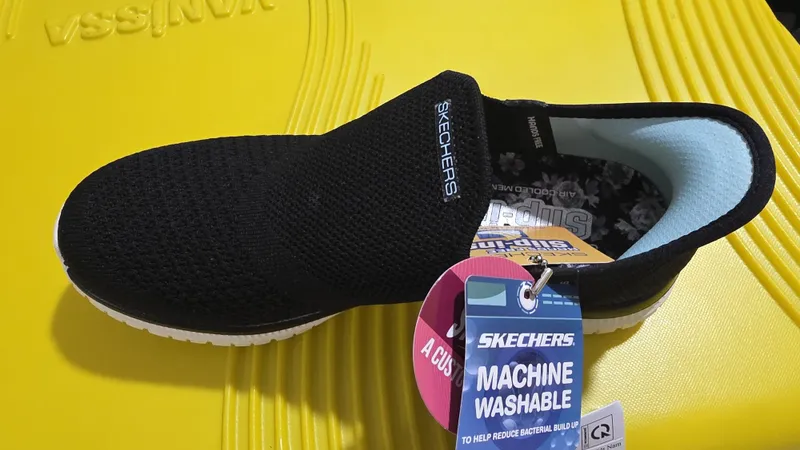 Оригинальные skechers 35 размер 2 Оригинальные skechers 35 размер 2