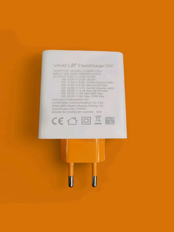 Vivo 120W Super Flash Adapter (original) Vivo 120W Super Flash Adapter (original)