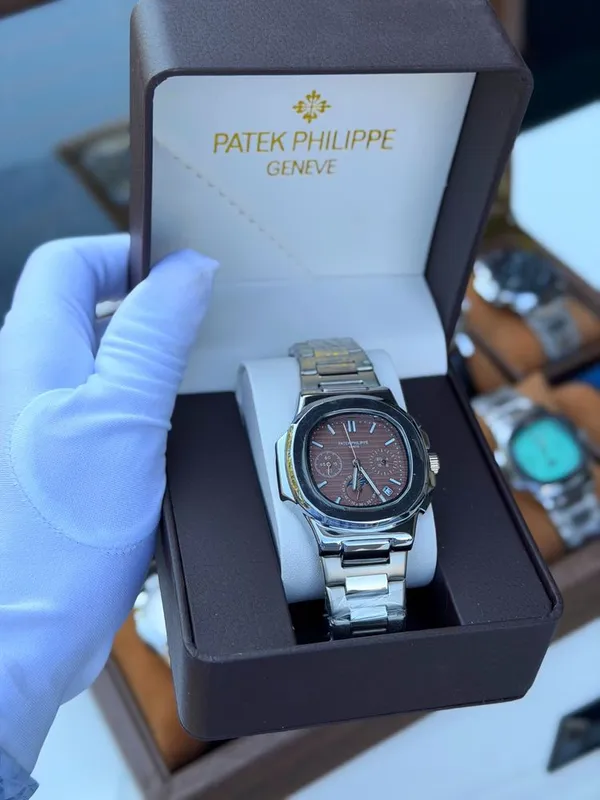 Patek Philippe Nautilus — Chronograph Style 8 Patek Philippe Nautilus — Chronograph Style 8