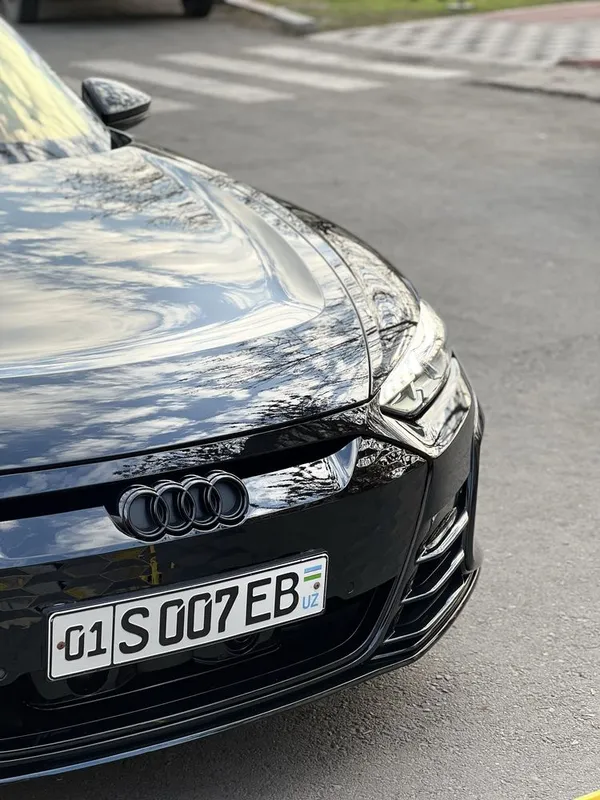 Audi e tron gt срочно год 2022 — фото 2