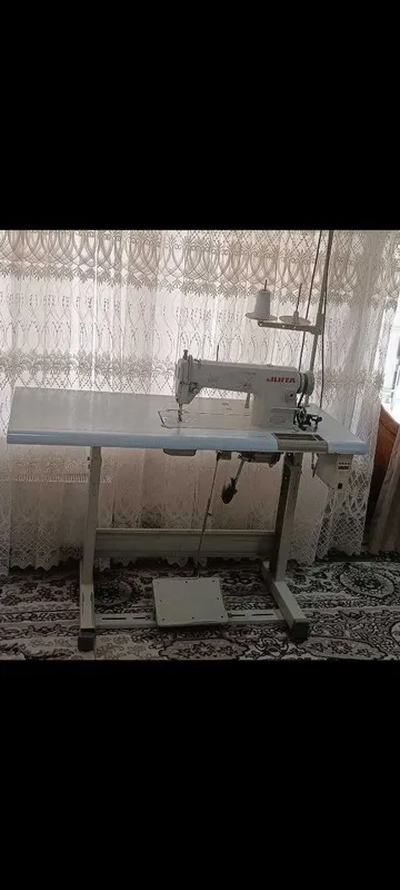 Швейная машина JUITA