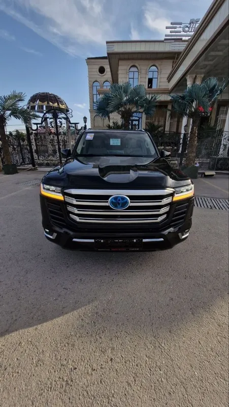 Toyota Land Cruiser 300 VXGR 2022 yil японка матор 35 турбина фул паз