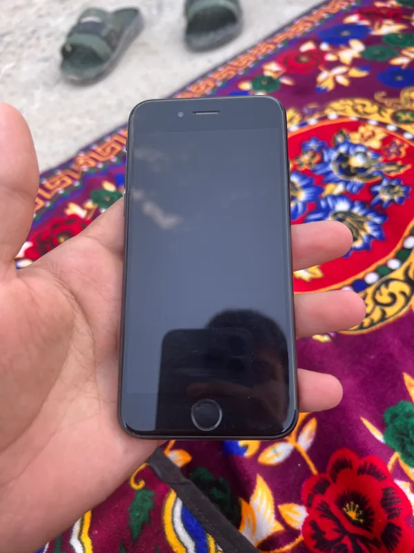 Iphone se 2020 2nd gen holati yaxshi kelishamiz. 4