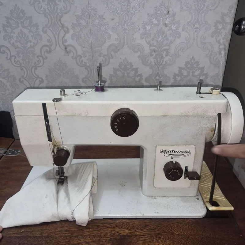 Продам швейную машинку чайка 134 2