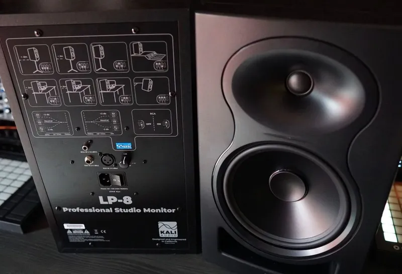 Студийные Мониторы Kali Audio LP8 V2 2 Студийные Мониторы Kali Audio LP8 V2 2