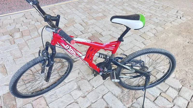 Velosiped sotiladi srochna kelishtirib beriladi 1