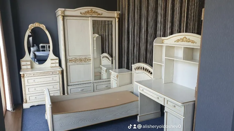 4 eshikli shkaf va boshqa shkaflar bor — фото 2