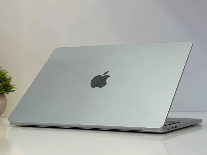 б/у Apple MacBook Air 13” M2 / 8Gb / 256 Gb Silver 4 б/у Apple MacBook Air 13” M2 / 8Gb / 256 Gb Silver 4