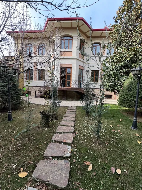 7 sotixli uy sotiladi, Lunacharskiy markazi. 1 7 sotixli uy sotiladi, Lunacharskiy markazi. 1