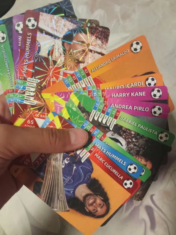 futbolchilarning rasmi bor kartalar