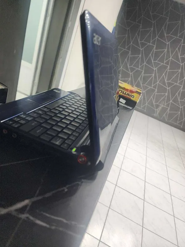 Acer Aspire one ZG5 бюджетный нетбук windows 7 — фото 5