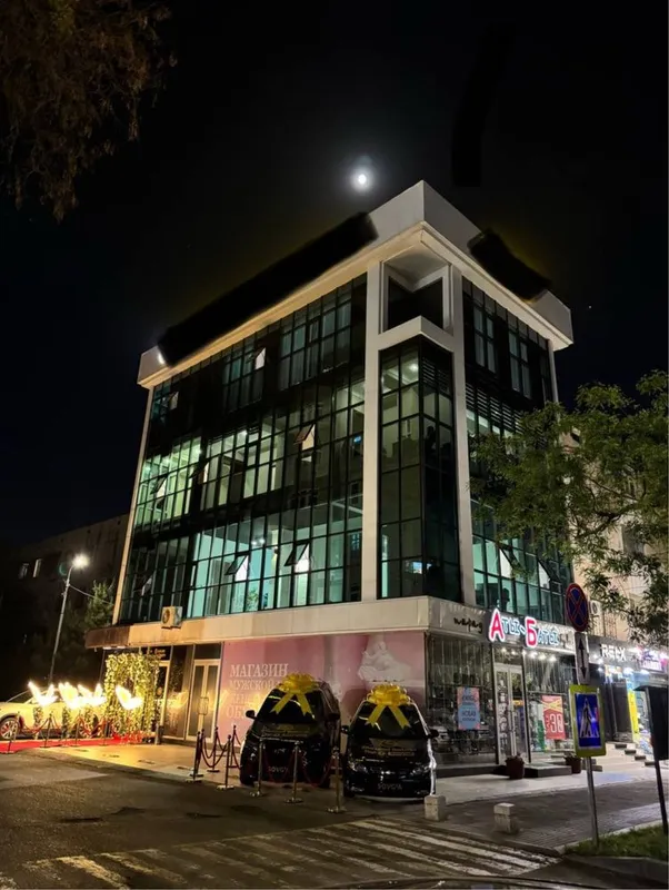 Metro Oybekda 1-Linyada 4-Etajli Ofis 4-etaji Arendaga beriladi
