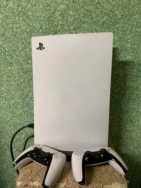 Playstation 5 va 4 1