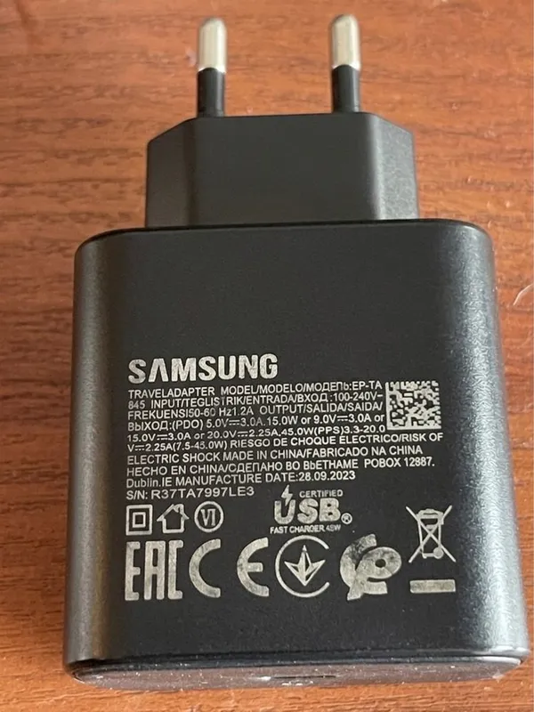 Оригинальный адаптер питания Samsung 45W (EP-TA845) 1 Оригинальный адаптер питания Samsung 45W (EP-TA845) 1