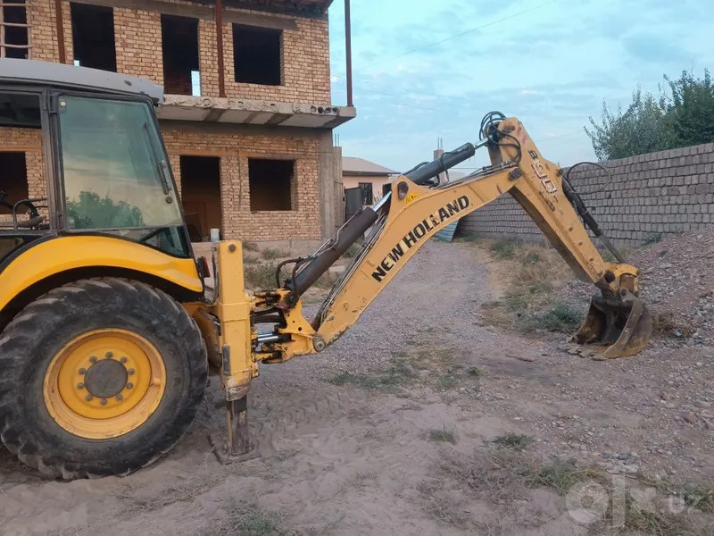 Экскаватор-погрузчик New Holland B90B 2 Экскаватор-погрузчик New Holland B90B 2