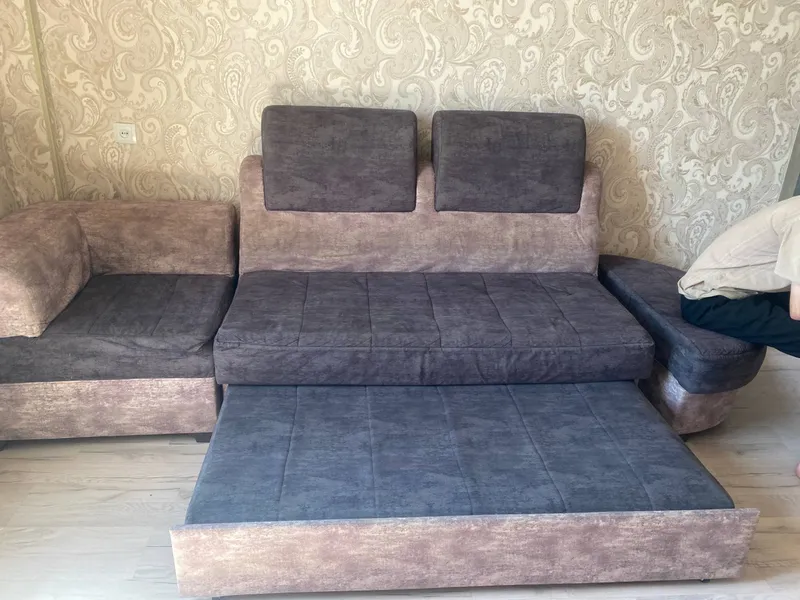 Продаются б/у диван и аквариум, адрес Беруний 1 2