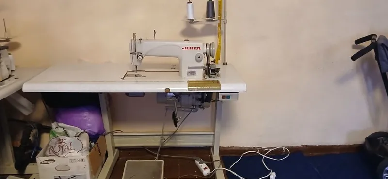 Продаёться срочно швейное машина JUITA в.хорошим состочние. — фото 3