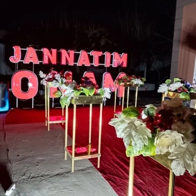 Decoratsiyalar sotiladi